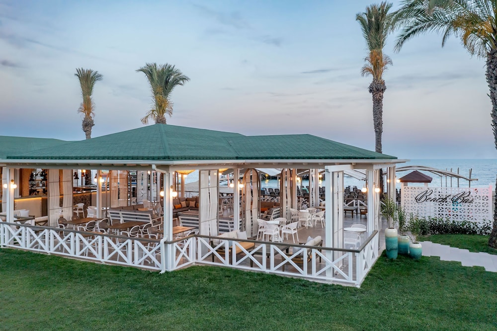 Papillon Ayscha Resort & Spa - All Inclusive — Restaurant & bars in Belek