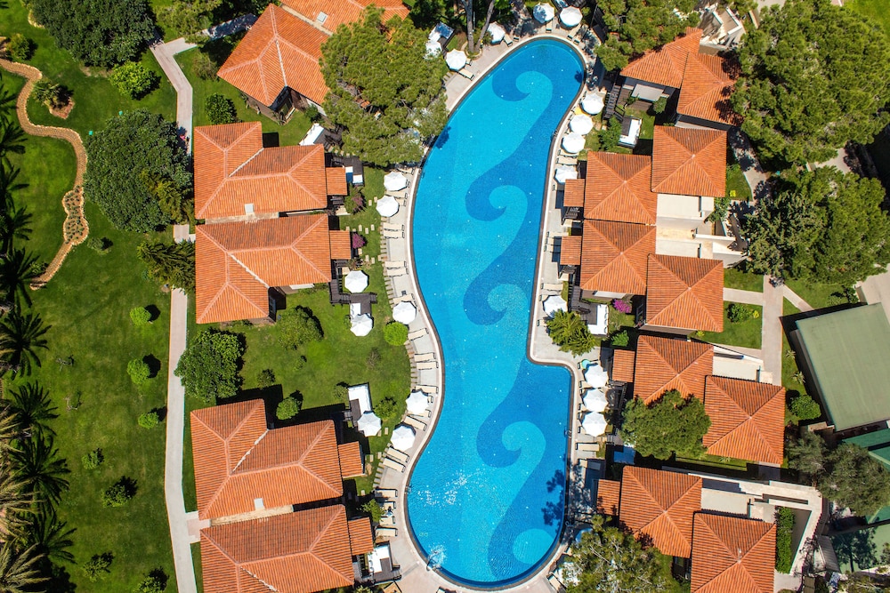 Papillon Ayscha Resort & Spa - All Inclusive — Swimming pool in Belek
