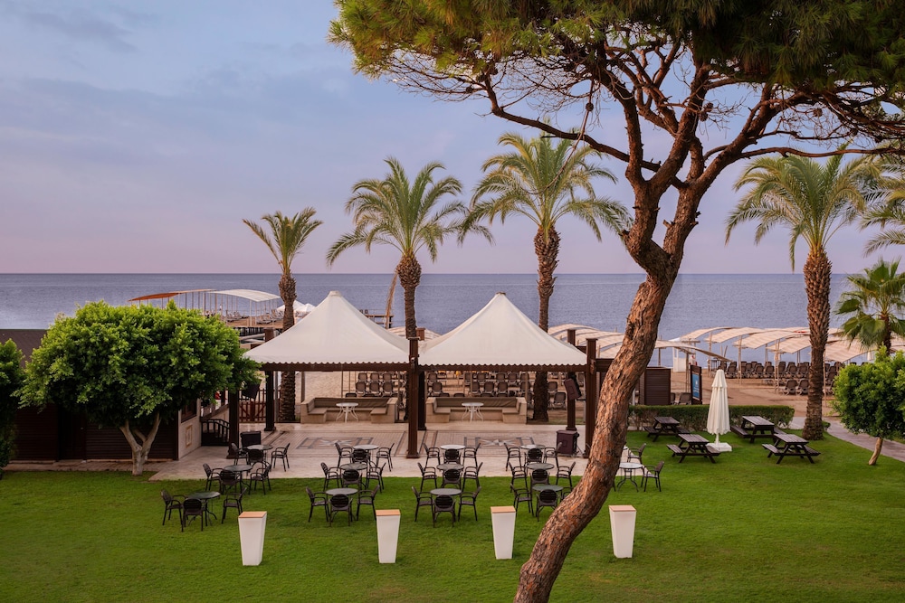 Papillon Ayscha Resort & Spa - All Inclusive — Restaurant & bars in Belek
