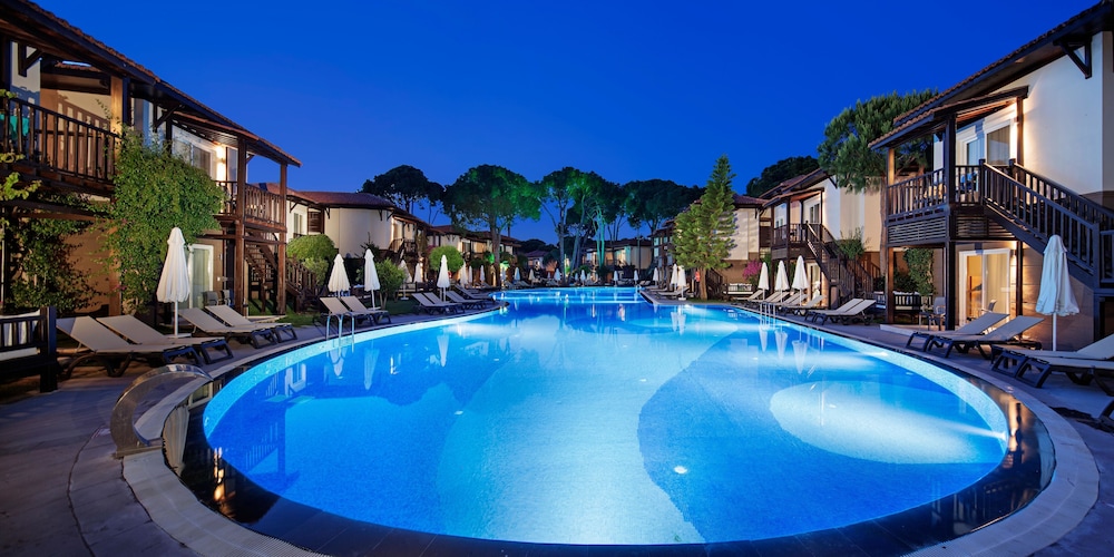 Papillon Ayscha Resort & Spa - All Inclusive — Swimming pool in Belek