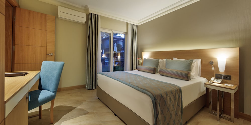 Papillon Ayscha Resort & Spa - All Inclusive — Hotel rooms in Belek