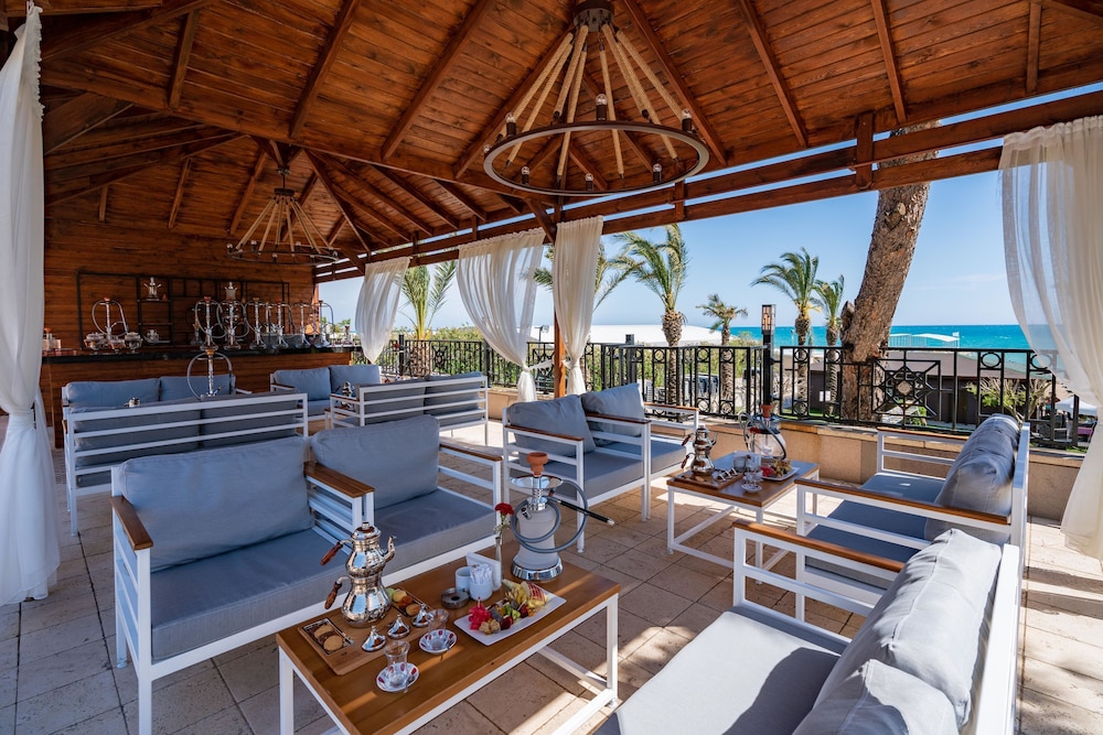 Papillon Ayscha Resort & Spa - All Inclusive — Restaurant & bars in Belek
