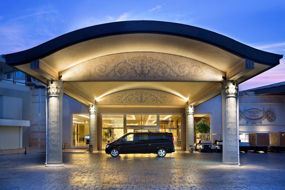 Papillon Zeugma Relaxury — Hotel building in Belek