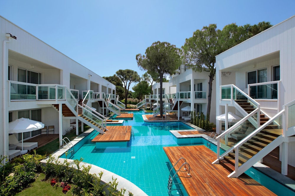 Papillon Zeugma Relaxury — Swimming pool in Belek