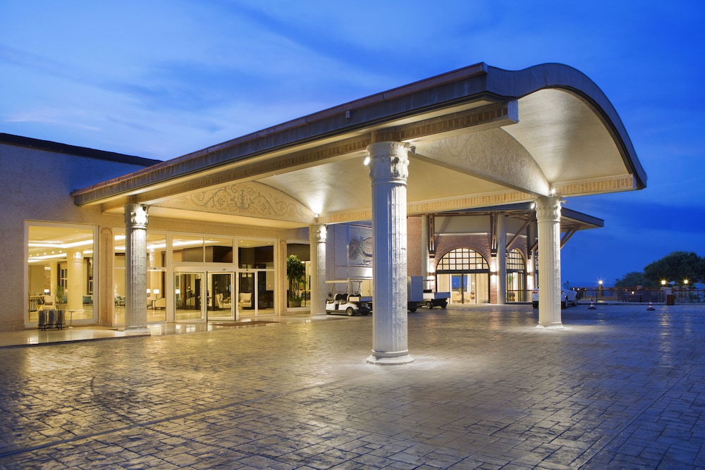 Papillon Zeugma Relaxury — Hotel building in Belek
