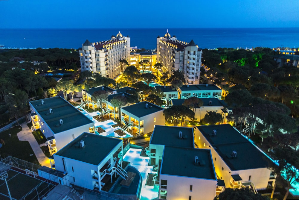 Papillon Zeugma Relaxury — Hotel building in Belek