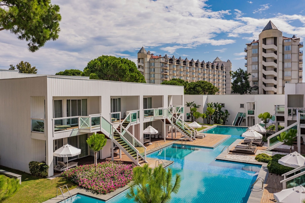 Papillon Zeugma Relaxury — Swimming pool in Belek