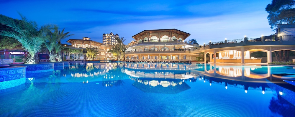 Papillon Zeugma Relaxury — Swimming pool in Belek