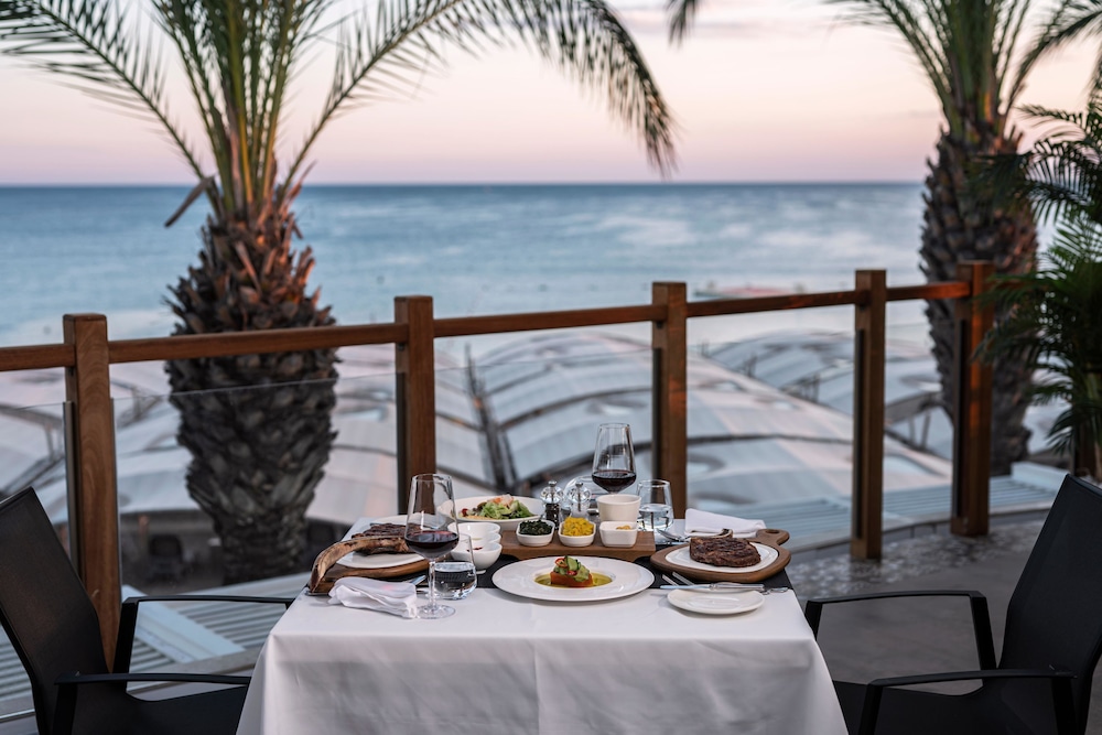 Papillon Zeugma Relaxury — Restaurant & bars in Belek