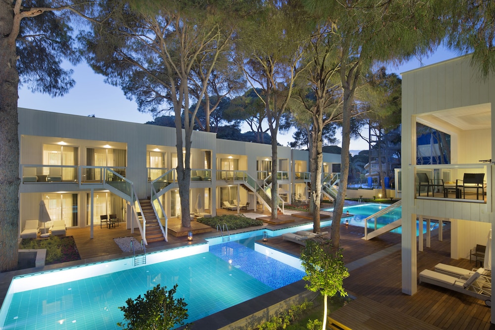 Papillon Zeugma Relaxury — Hotel building in Belek