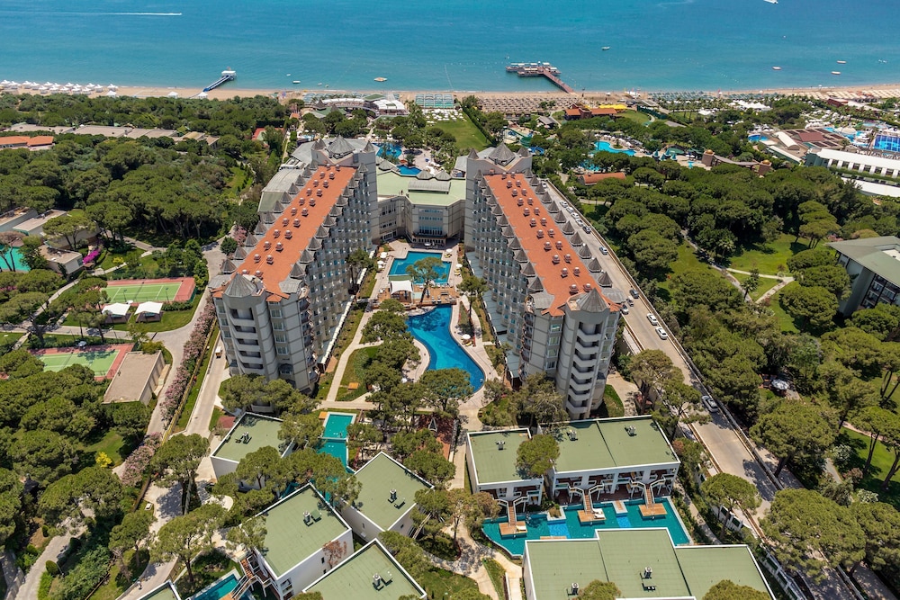 Papillon Zeugma Relaxury — Hotel building in Belek