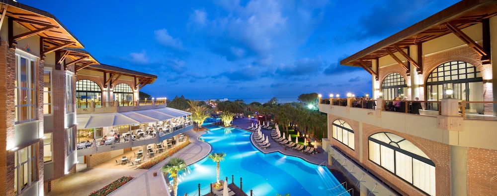 Papillon Zeugma Relaxury — Swimming pool in Belek