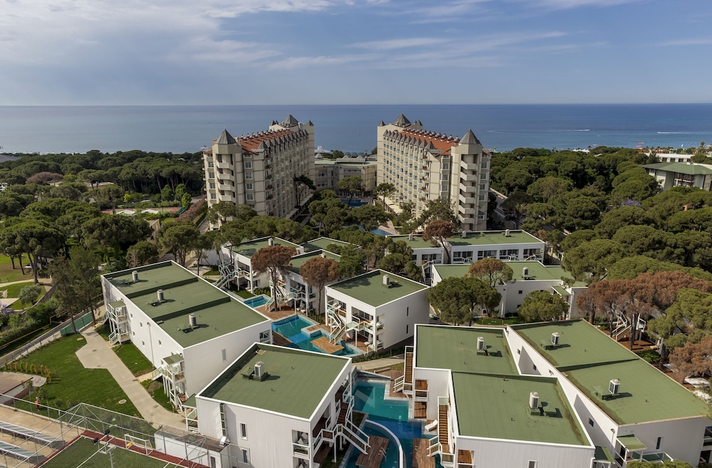 Papillon Zeugma Relaxury — Hotel building in Belek