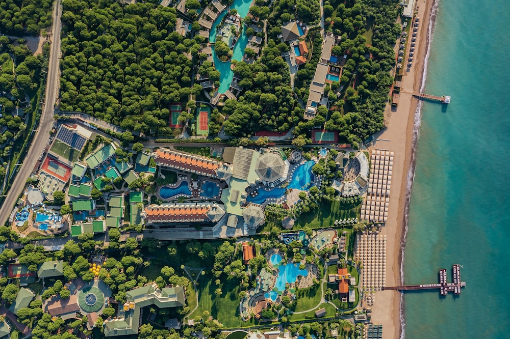Papillon Zeugma Relaxury — Hotel building in Belek