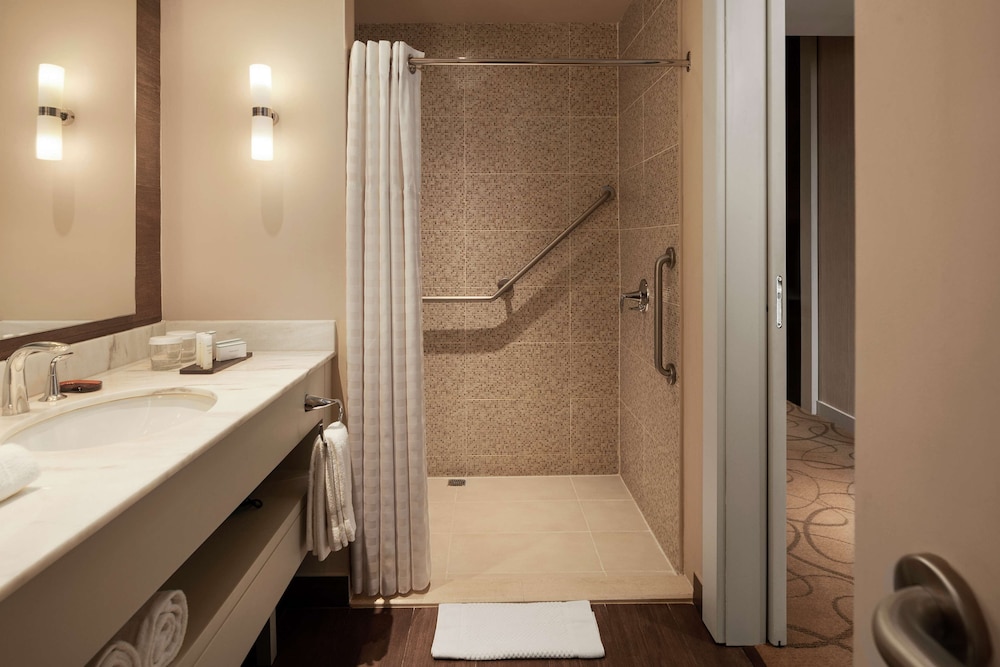 Embassy Suites by Hilton Santo Domingo — Hotel rooms in Santo Domingo, Distrito Nacional