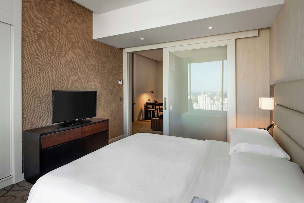 Embassy Suites by Hilton Santo Domingo — Hotel rooms in Santo Domingo, Distrito Nacional