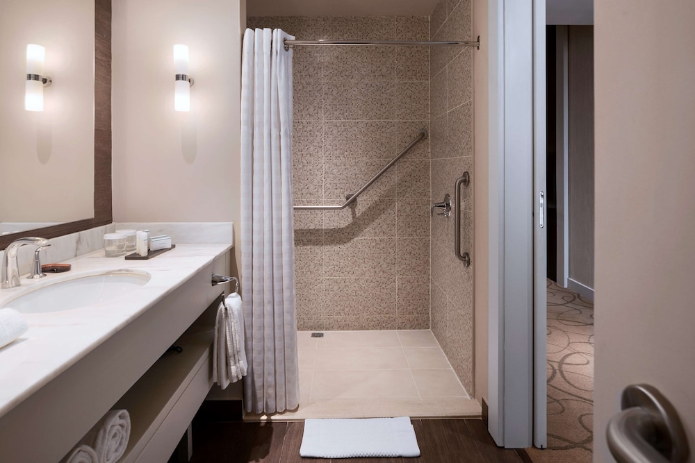 Embassy Suites by Hilton Santo Domingo — Hotel rooms in Santo Domingo, Distrito Nacional