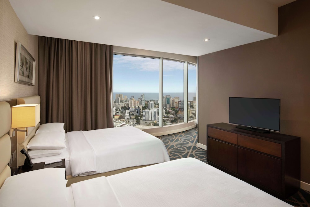 Embassy Suites by Hilton Santo Domingo — Hotel rooms in Santo Domingo, Distrito Nacional