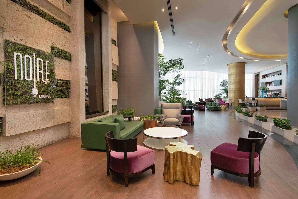 Embassy Suites by Hilton Santo Domingo — Restaurant & bars in Santo Domingo, Distrito Nacional