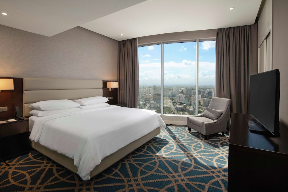 Embassy Suites by Hilton Santo Domingo — Hotel rooms in Santo Domingo, Distrito Nacional