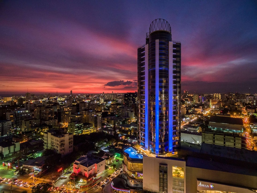 Embassy Suites by Hilton Santo Domingo — Hotel building in Santo Domingo, Distrito Nacional