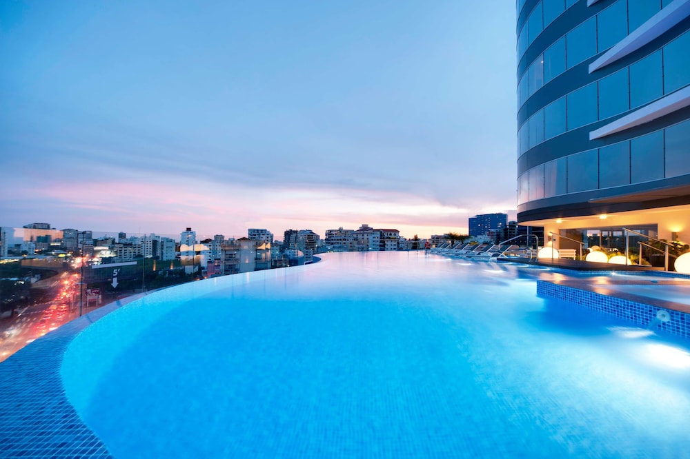 Embassy Suites by Hilton Santo Domingo — Swimming pool in Santo Domingo, Distrito Nacional