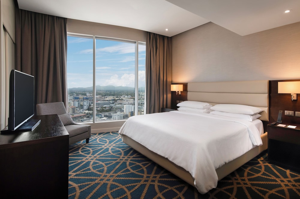 Embassy Suites by Hilton Santo Domingo — Hotel rooms in Santo Domingo, Distrito Nacional