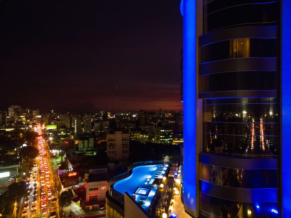 Embassy Suites by Hilton Santo Domingo — Swimming pool in Santo Domingo, Distrito Nacional