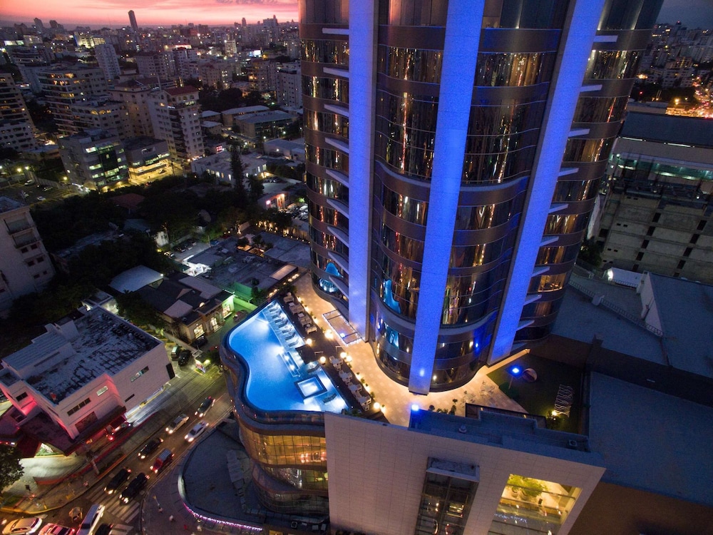 Embassy Suites by Hilton Santo Domingo — Hotel building in Santo Domingo, Distrito Nacional