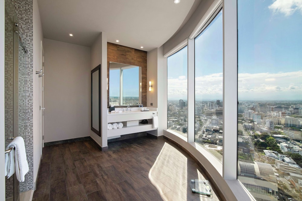 Embassy Suites by Hilton Santo Domingo — Hotel rooms in Santo Domingo, Distrito Nacional