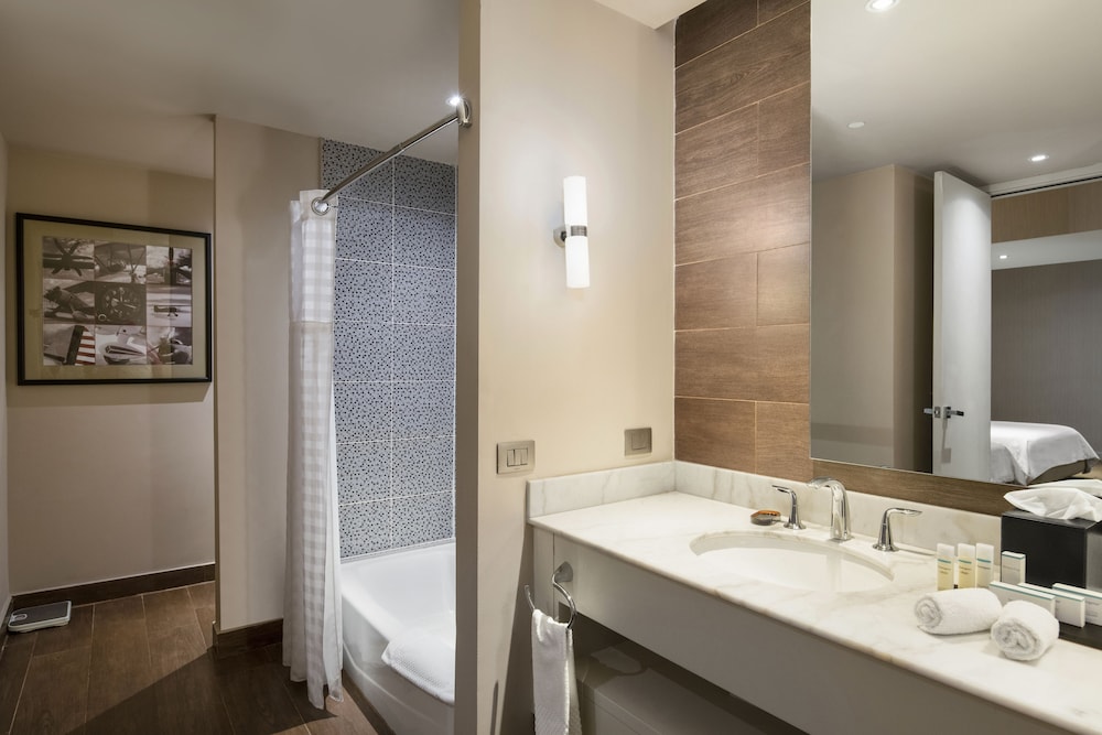 Embassy Suites by Hilton Santo Domingo — Hotel rooms in Santo Domingo, Distrito Nacional