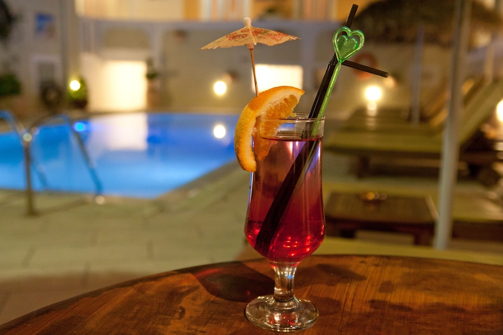 Sellada Apartments — Restaurant & bars in Kamari, South Aegean