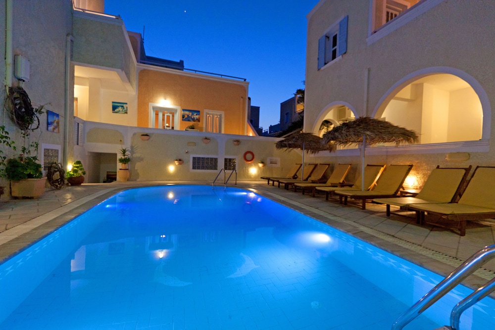 Sellada Apartments — Swimming pool in Kamari, South Aegean