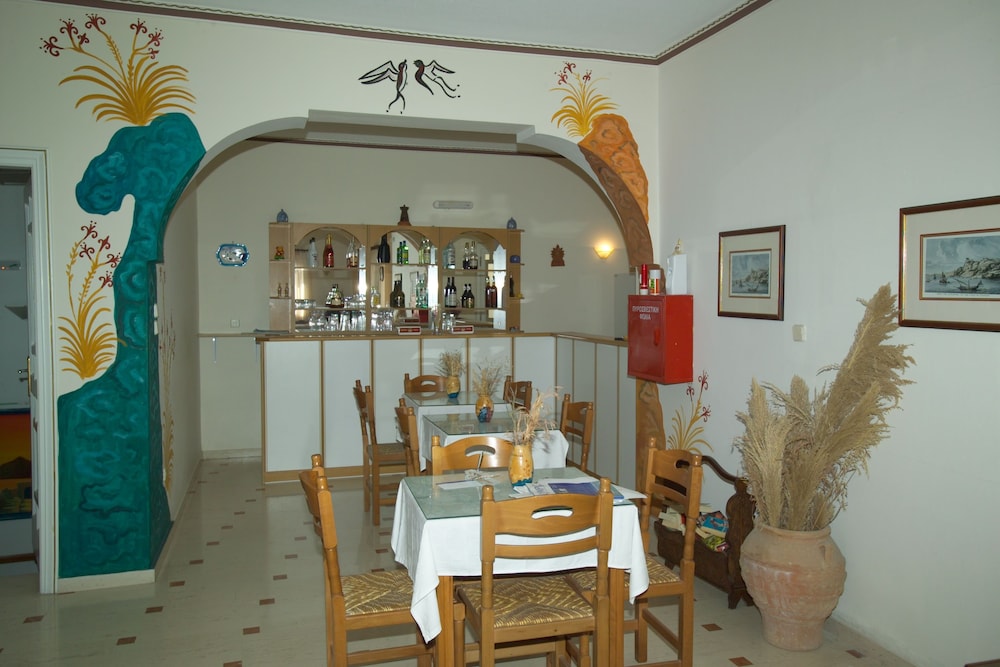 Sellada Apartments — Restaurant & bars in Kamari, South Aegean