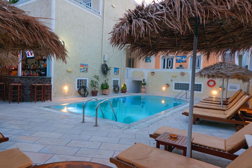 Sellada Apartments — Swimming pool in Kamari, South Aegean