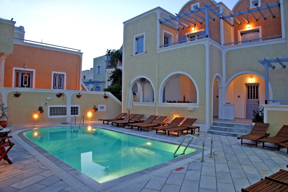 Sellada Apartments — Swimming pool in Kamari, South Aegean