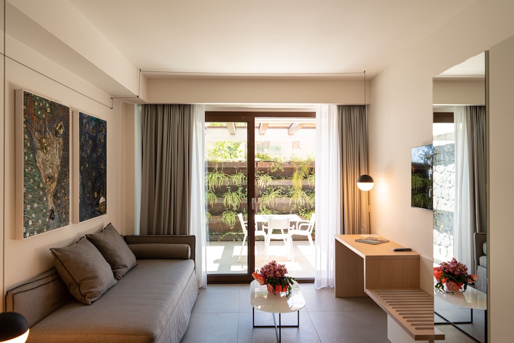 Sicilia's Residence Hotel Art & Spa — Hotel rooms in Aci Catena, Sicily