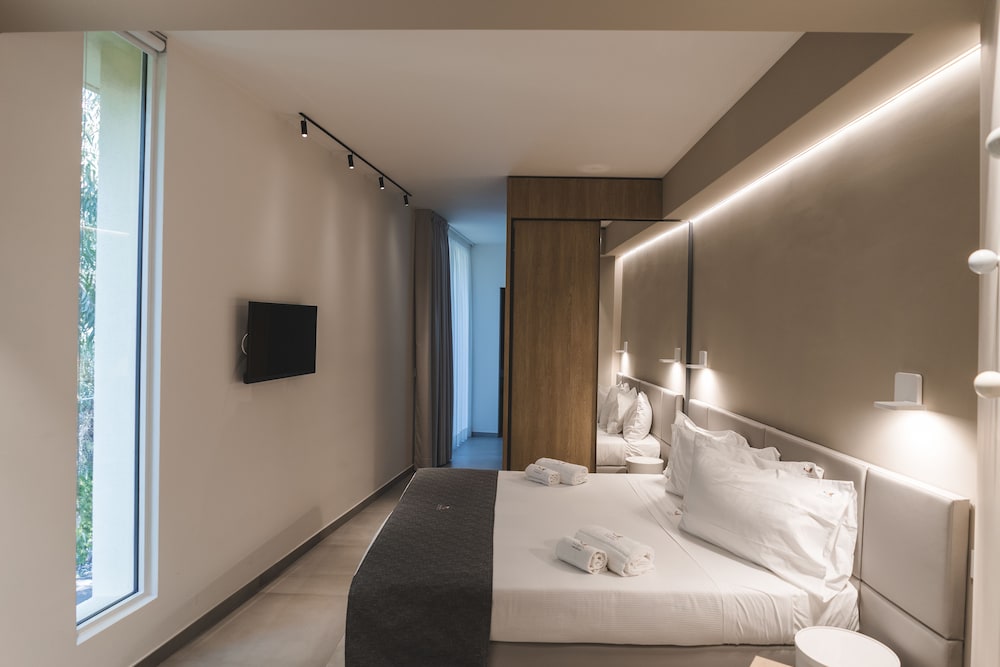 Sicilia's Residence Hotel Art & Spa — Hotel rooms in Aci Catena, Sicily