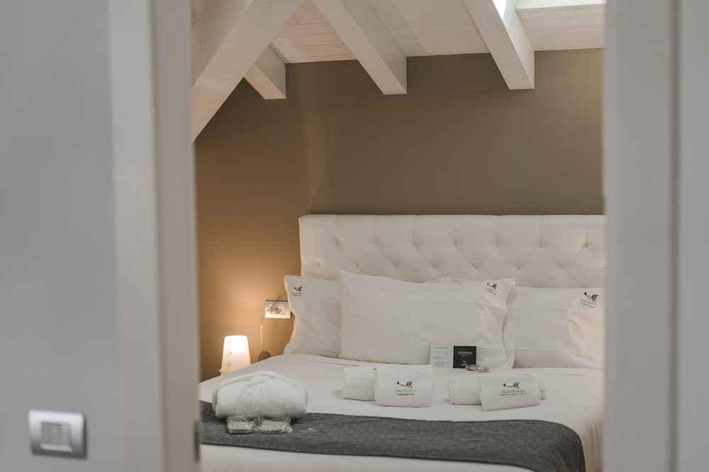 Sicilia's Residence Hotel Art & Spa — Hotel rooms in Aci Catena, Sicily