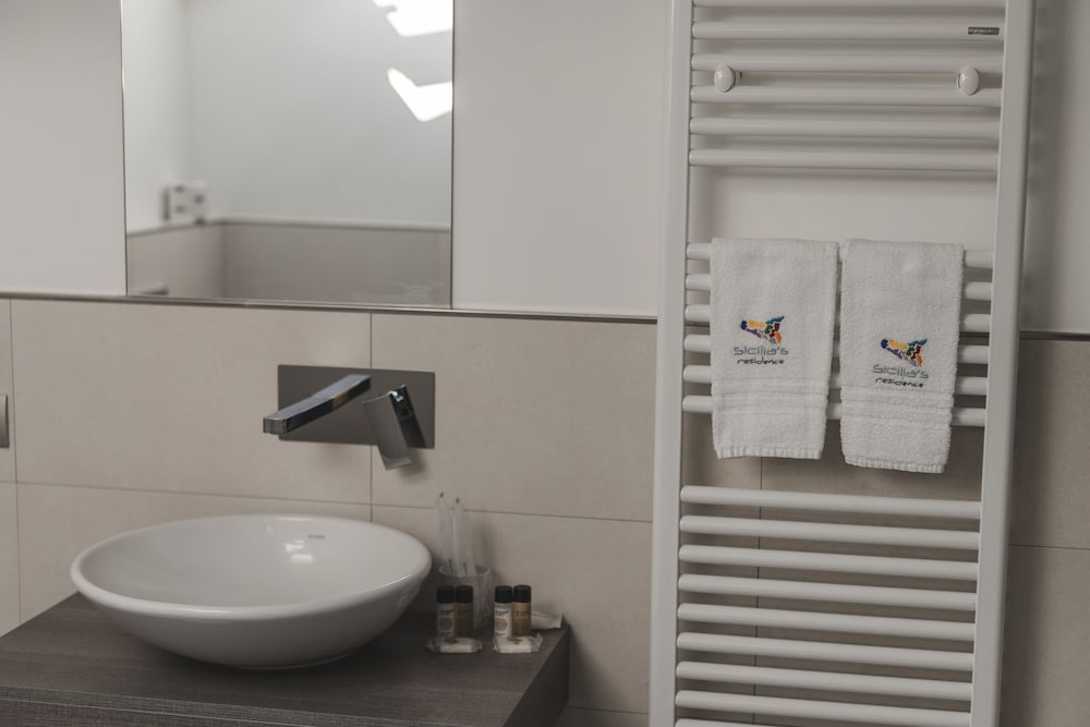 Sicilia's Residence Hotel Art & Spa — Hotel rooms in Aci Catena, Sicily
