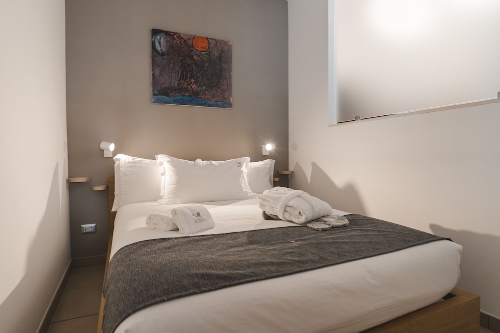 Sicilia's Residence Hotel Art & Spa — Hotel rooms in Aci Catena, Sicily