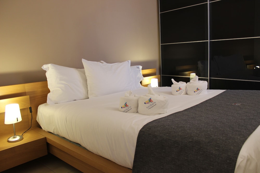 Sicilia's Residence Hotel Art & Spa — Hotel rooms in Aci Catena, Sicily