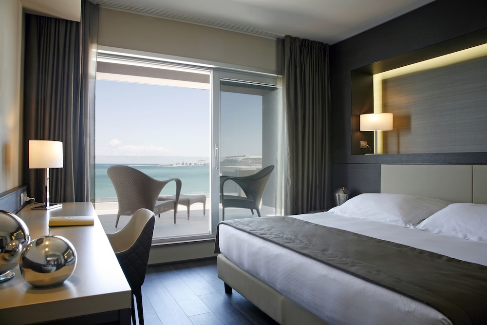 EGO Hotel