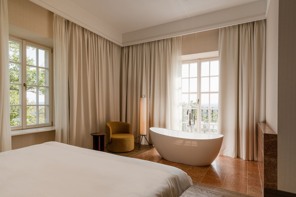 Zinar Castle — Hotel rooms in Krakow, Lesser Poland