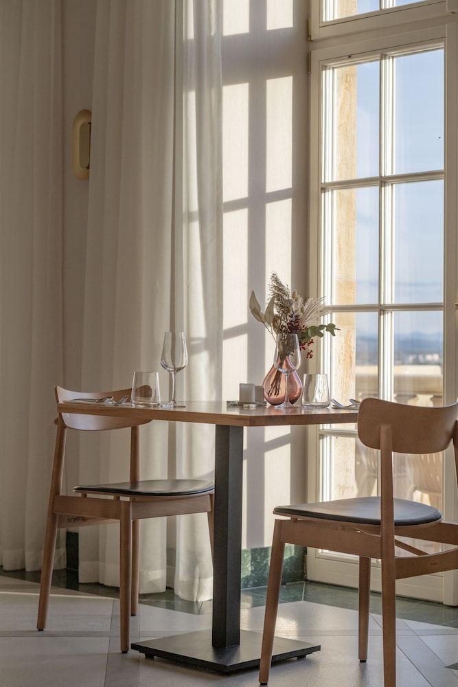 Zinar Castle — Restaurant & bars in Krakow, Lesser Poland