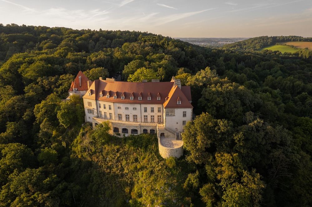 Zinar Castle — Hotel building in Krakow, Lesser Poland