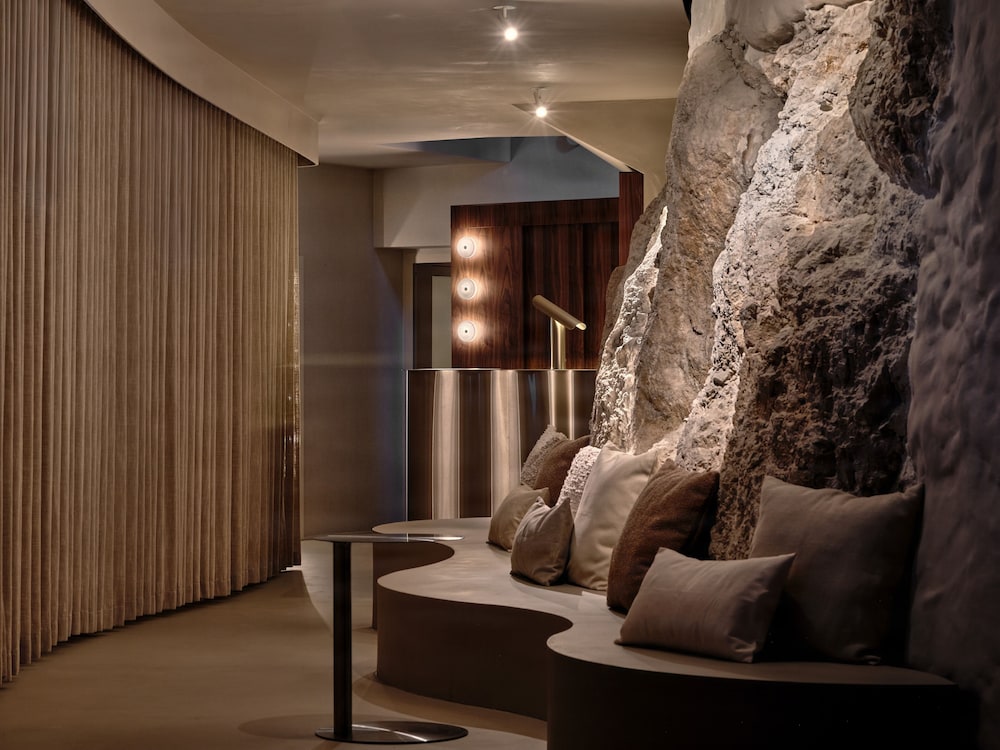 Zinar Castle — Spa in Krakow, Lesser Poland