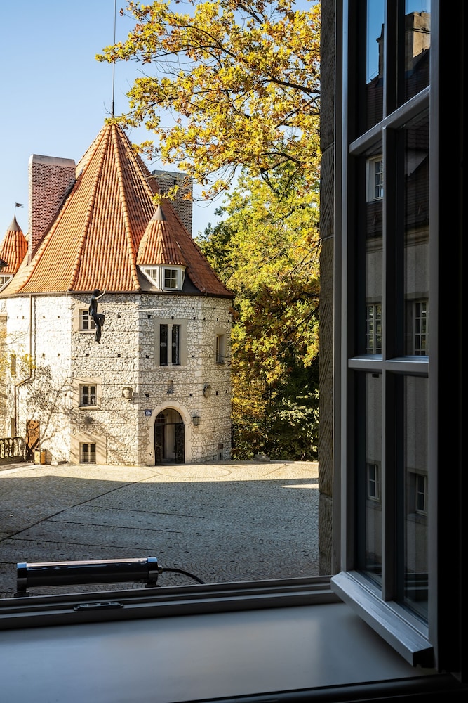Zinar Castle — Hotel building in Krakow, Lesser Poland