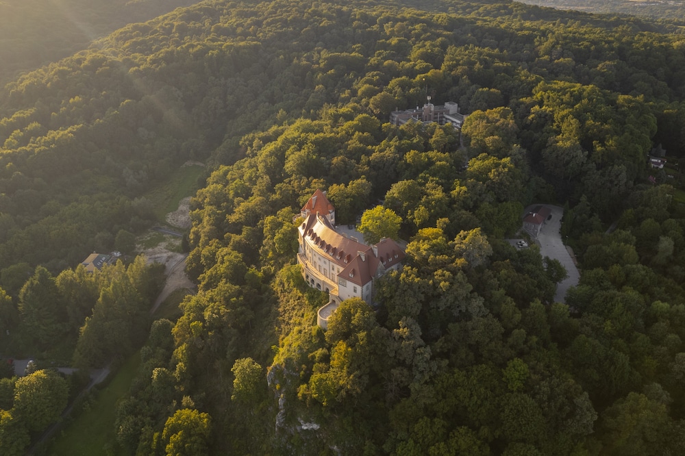 Zinar Castle — Attractions in the area in Krakow, Lesser Poland