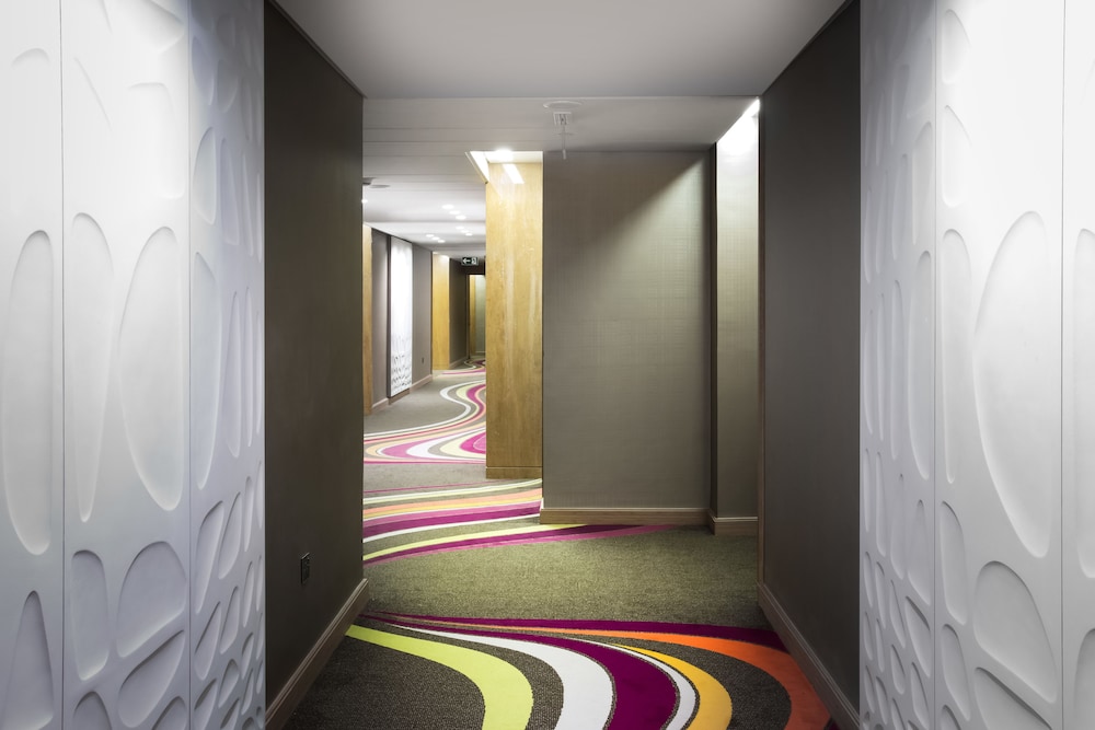 Sofitel Dubai Downtown — Hotel building in Dubai